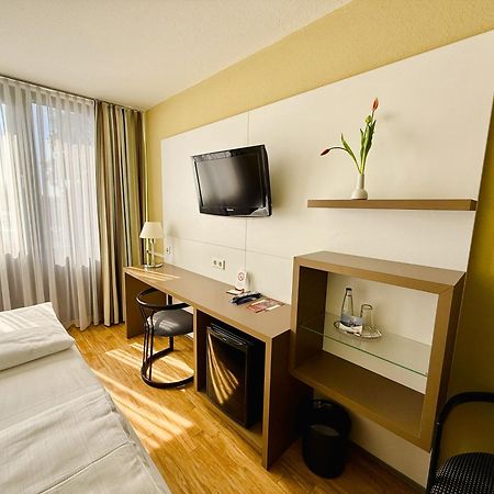 Arvena Messe Hotel Нюрнберг Екстер'єр фото