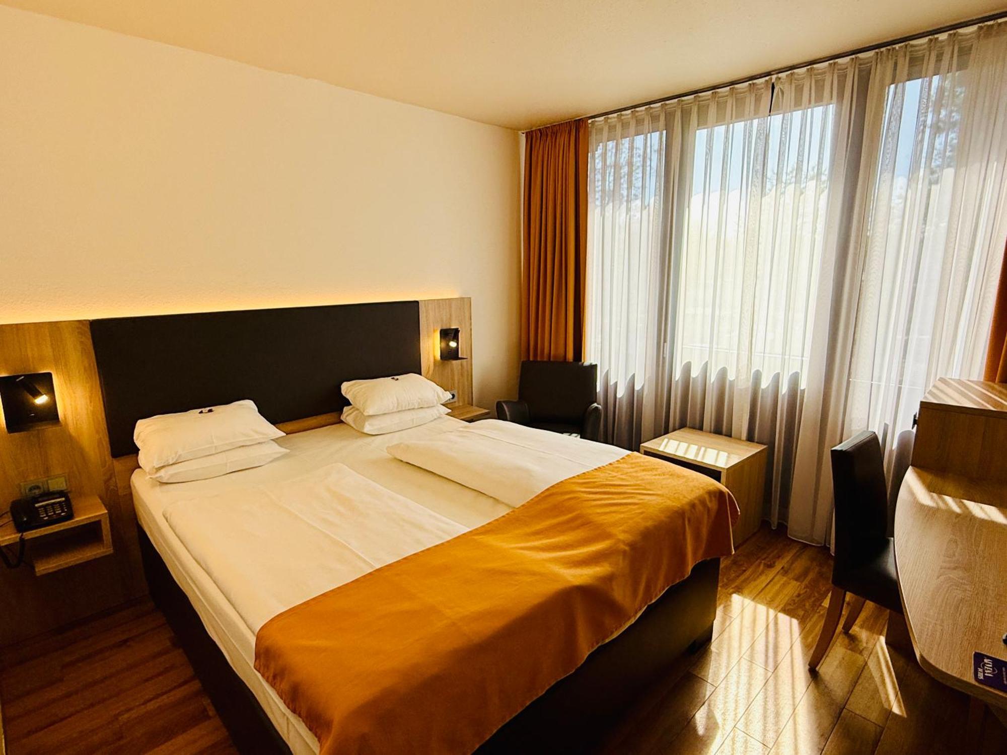 Arvena Messe Hotel Нюрнберг Екстер'єр фото