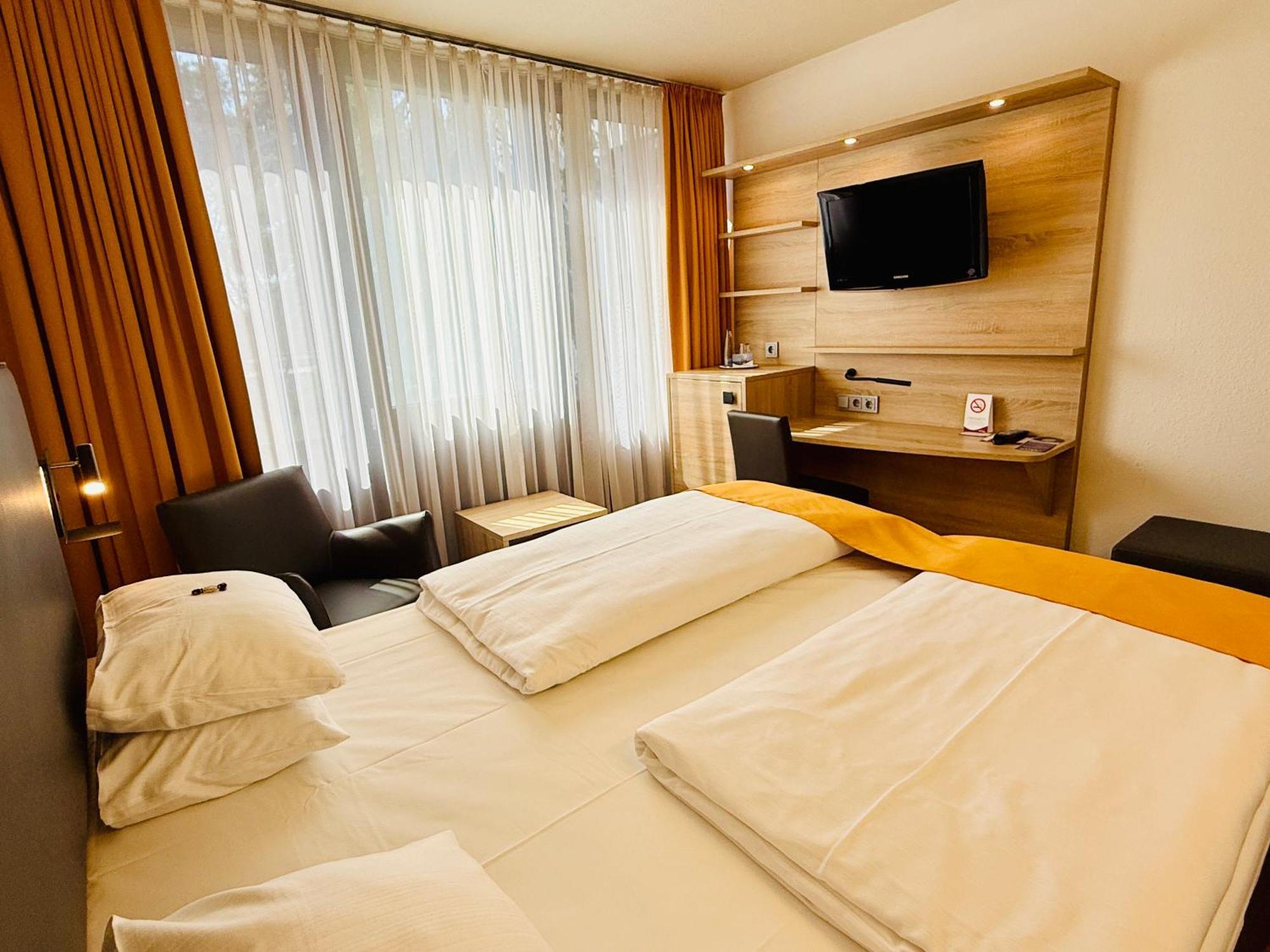 Arvena Messe Hotel Нюрнберг Екстер'єр фото