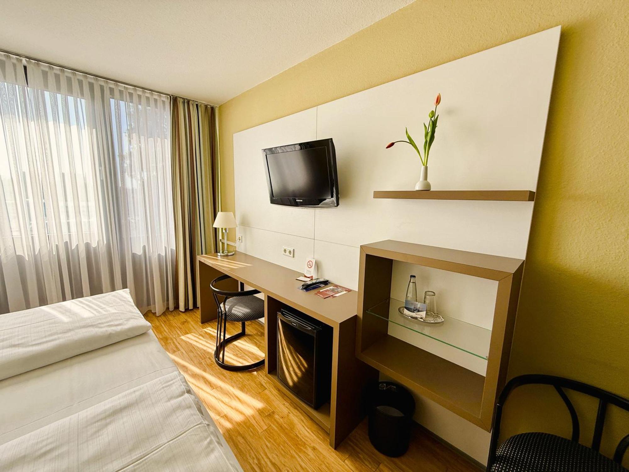 Arvena Messe Hotel Нюрнберг Екстер'єр фото