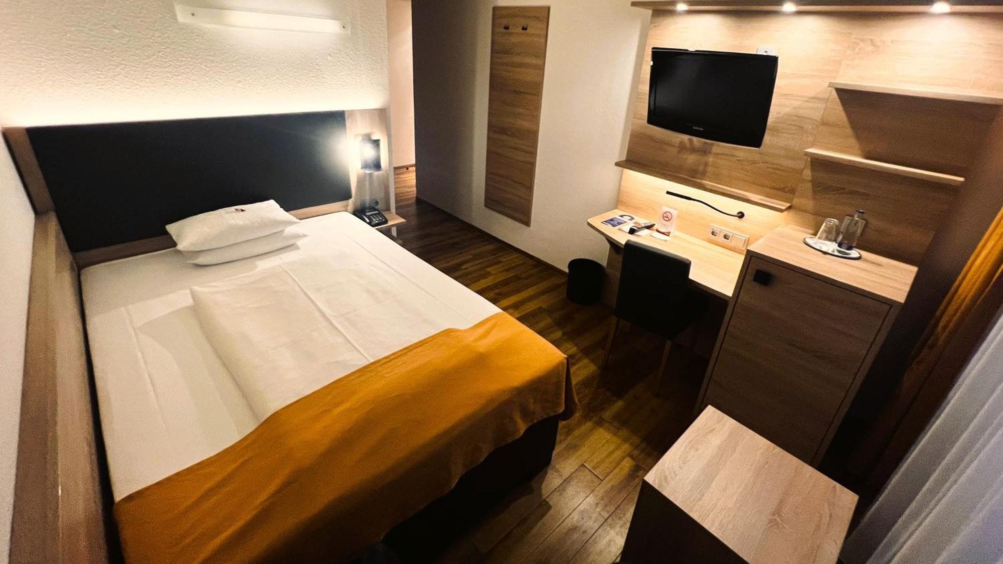 Arvena Messe Hotel Нюрнберг Екстер'єр фото