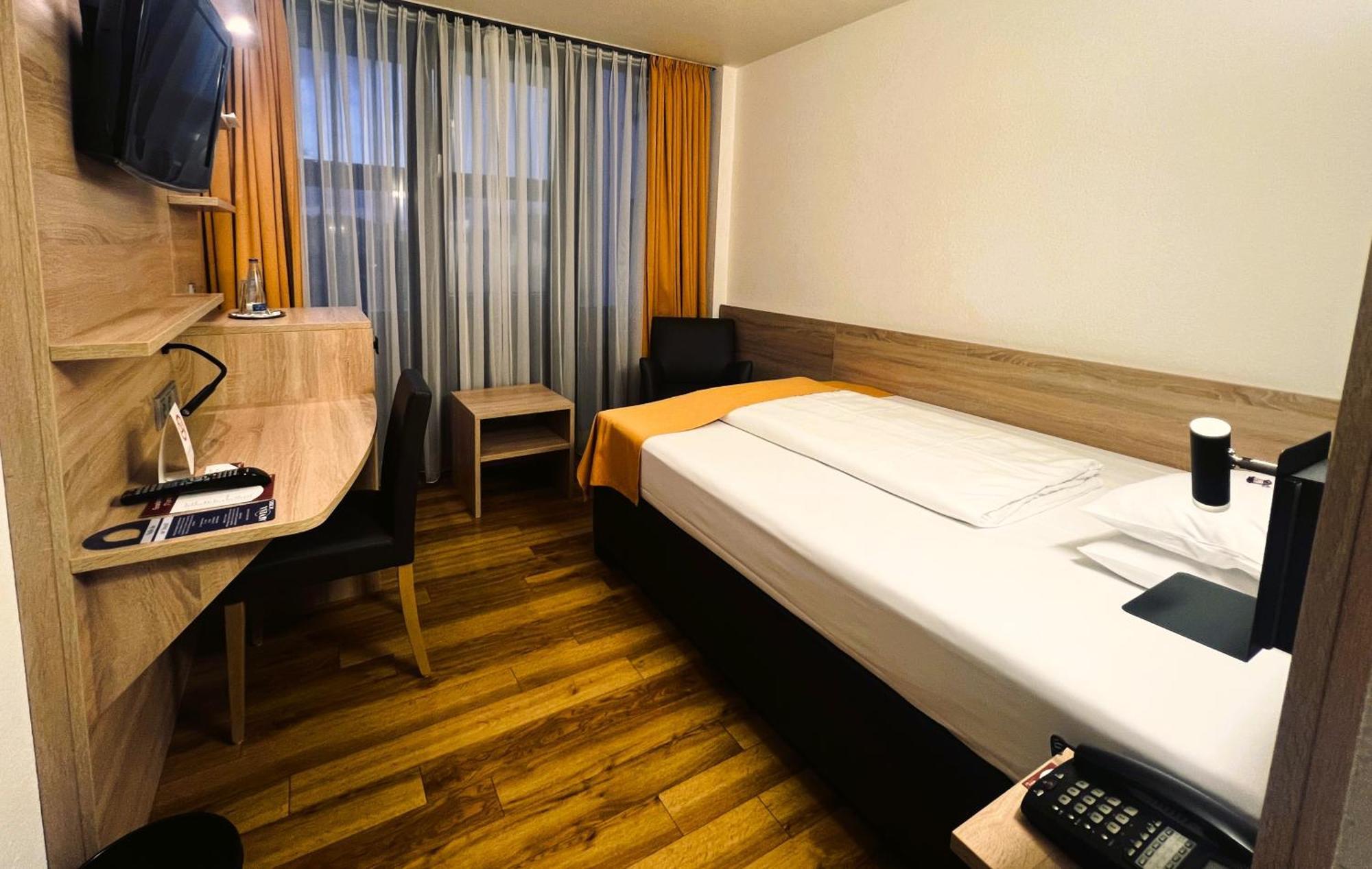 Arvena Messe Hotel Нюрнберг Екстер'єр фото