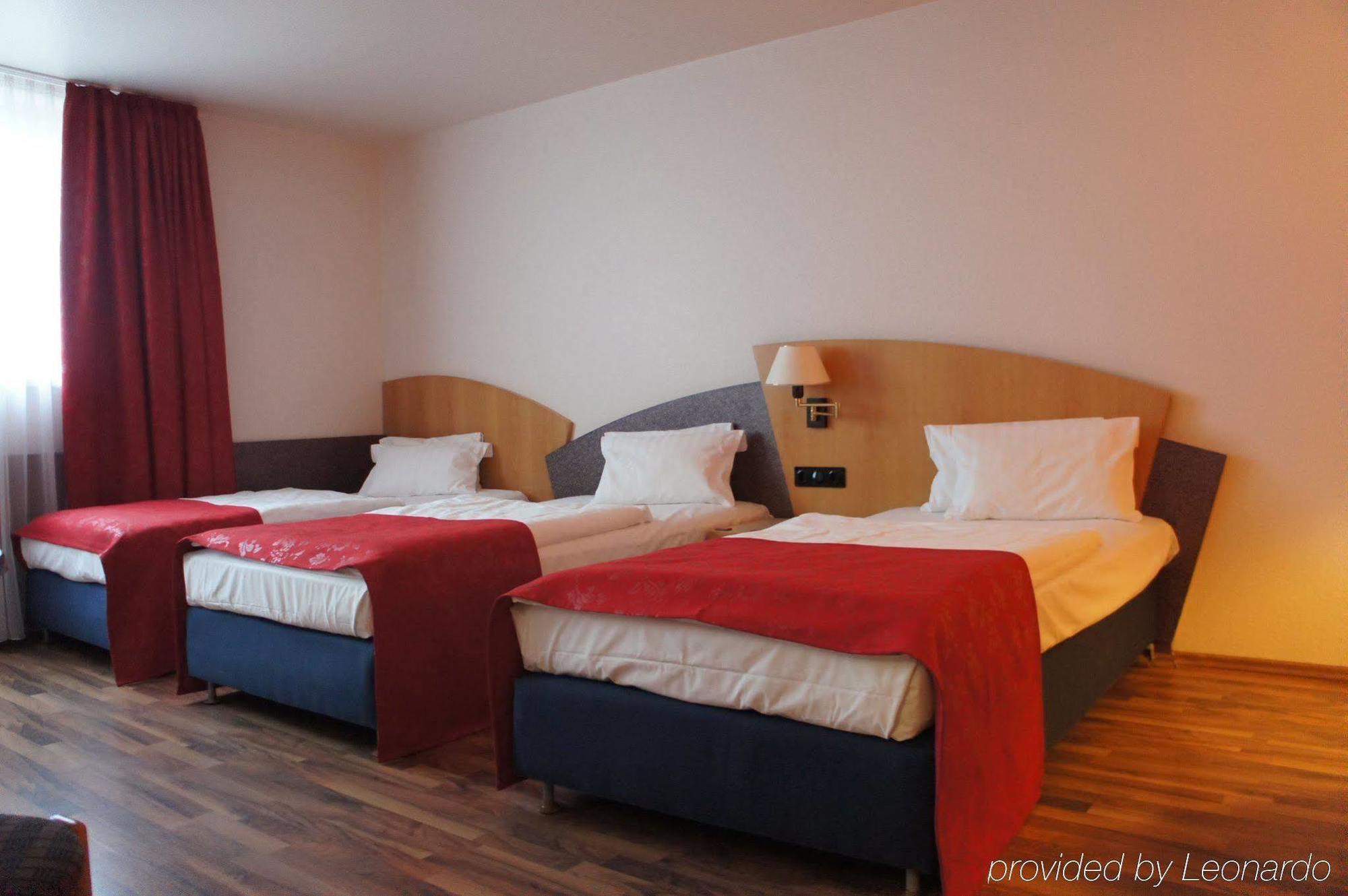 Arvena Messe Hotel Нюрнберг Екстер'єр фото