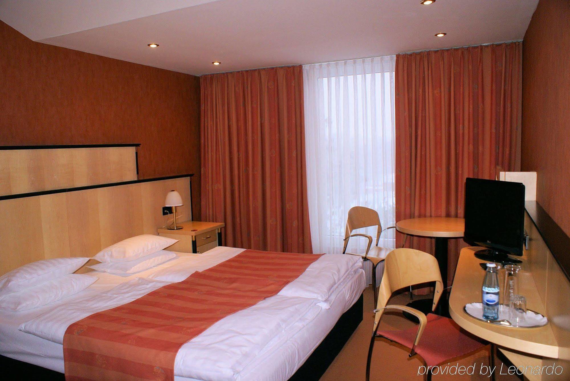Arvena Messe Hotel Нюрнберг Зручності фото