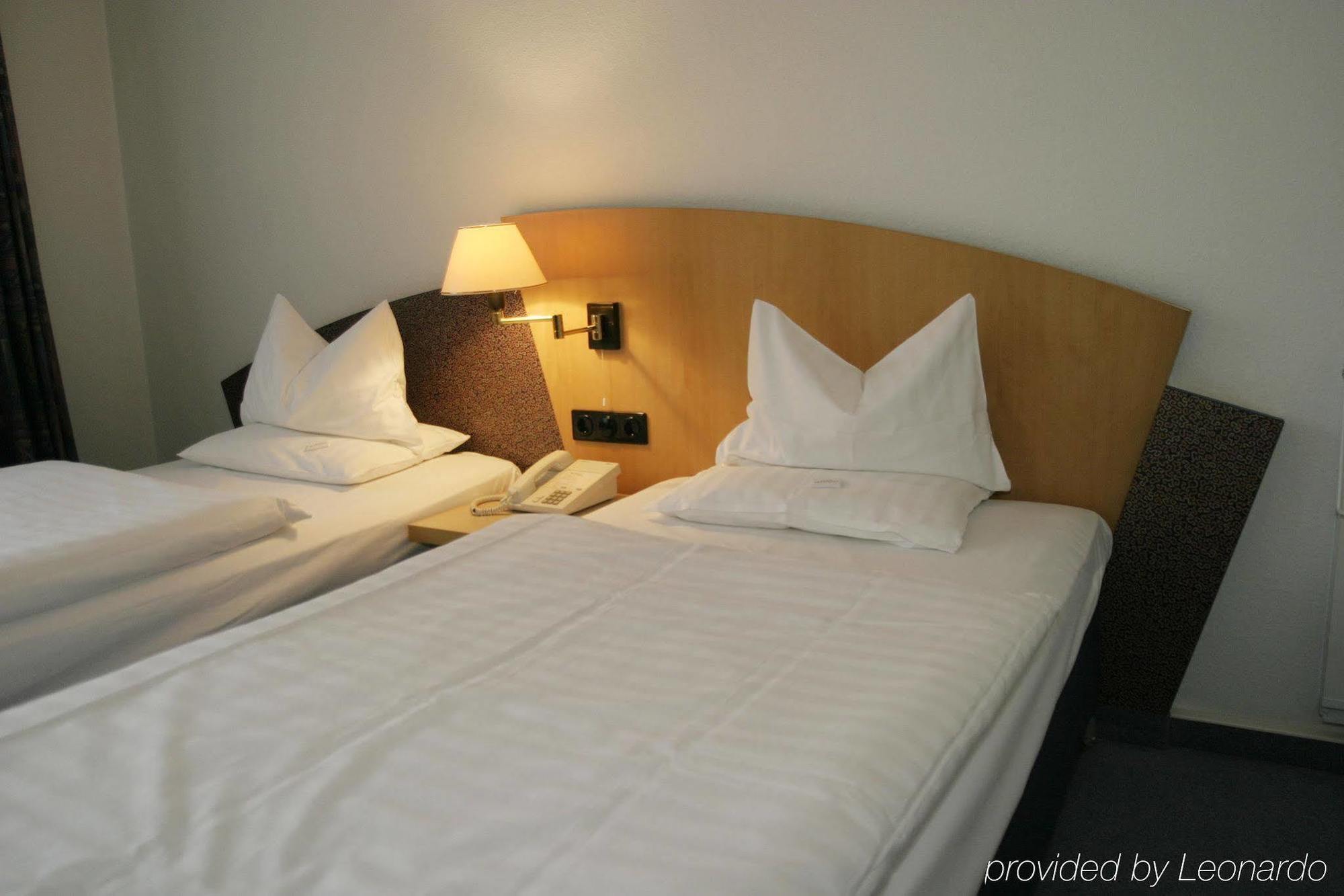 Arvena Messe Hotel Нюрнберг Екстер'єр фото